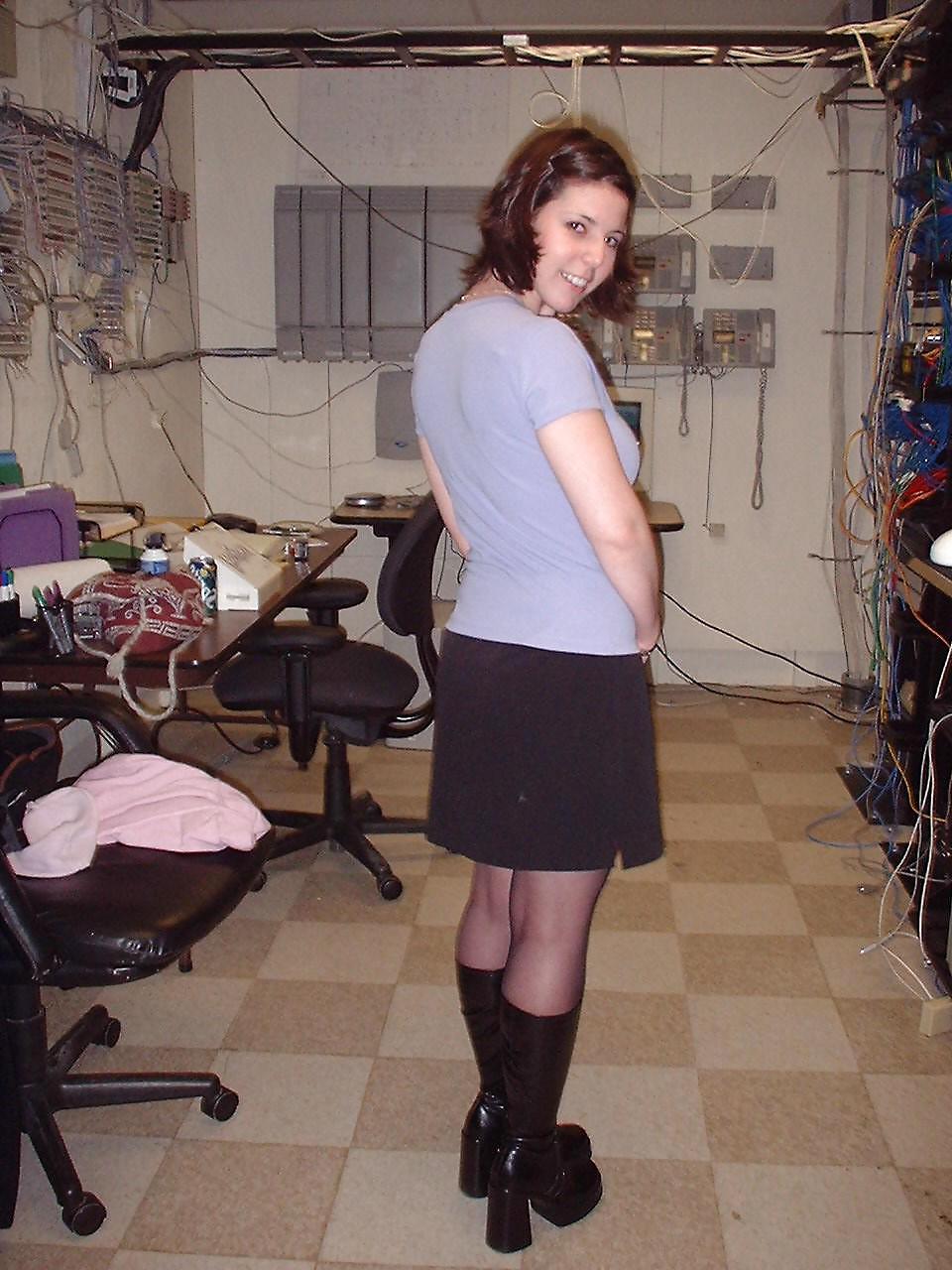 25P BUSTY DANIELLE - PLEASE SHOW ME YOUR BOOBS