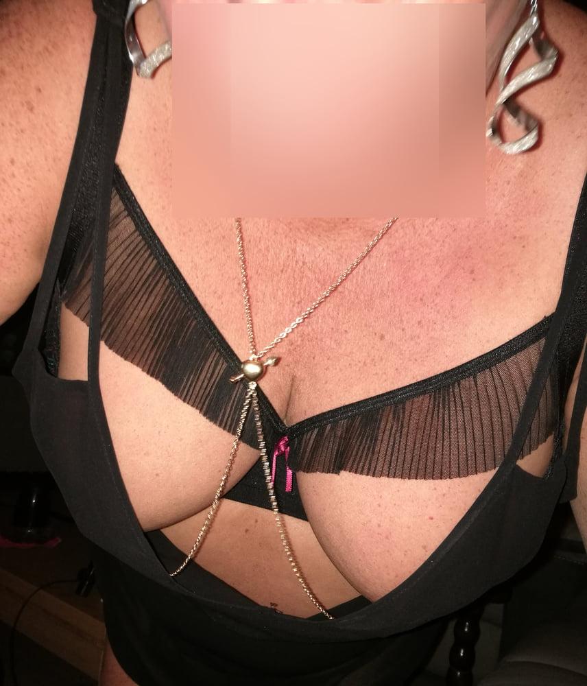 16P wife tits