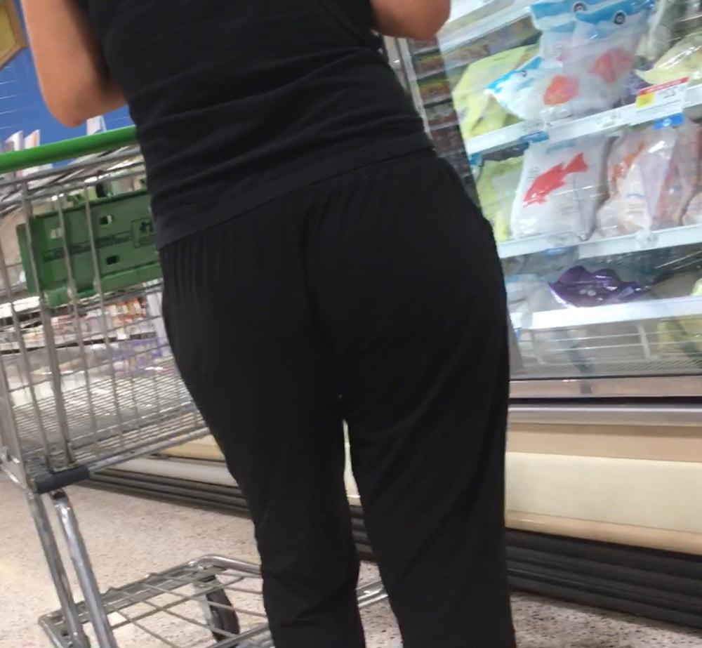 6P Her ass caught my eye
