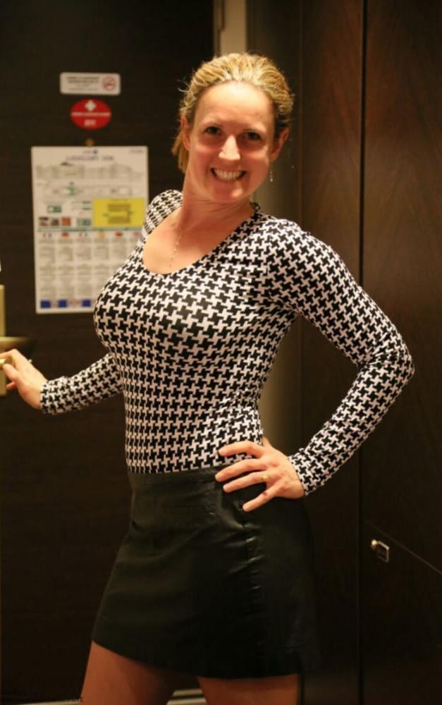 18P Hot Whore Wife
