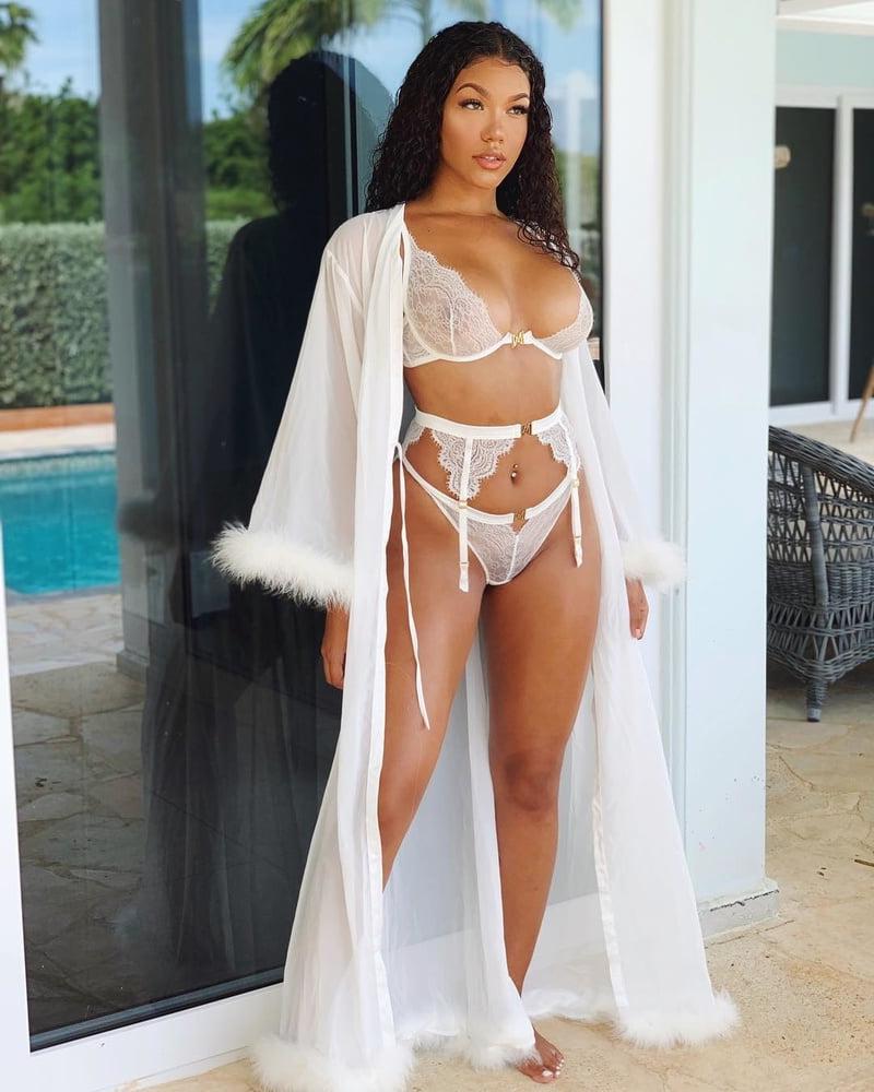 25P Tiona Fernan - Sexy Curvy Instagram Babe - Big Ass &amp; Tits