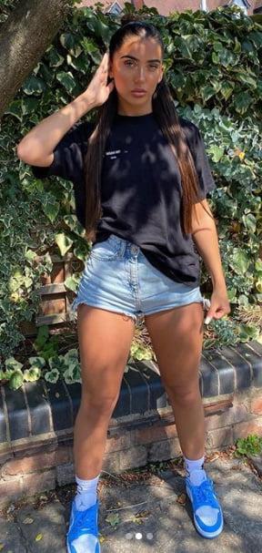 25P Beautiful Teen Chav Cum Slut Curvy Body Big Ass Gorgeous Tit