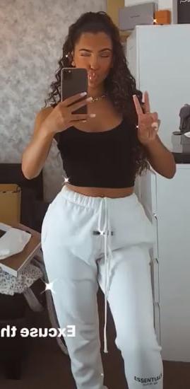 25P Beautiful Teen Chav Cum Slut Curvy Body Big Ass Gorgeous Tit