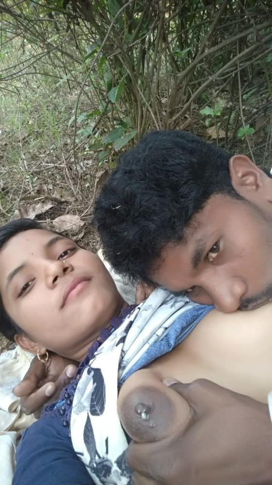 12P Indian Couple-Sex Outdoor ..