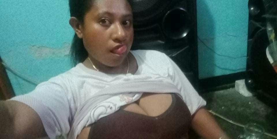 8P PNG milf shows her boobs