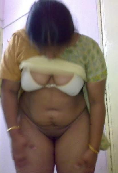 25P Desi Aunty &amp;  Bhabhi Big ass hairy pussy