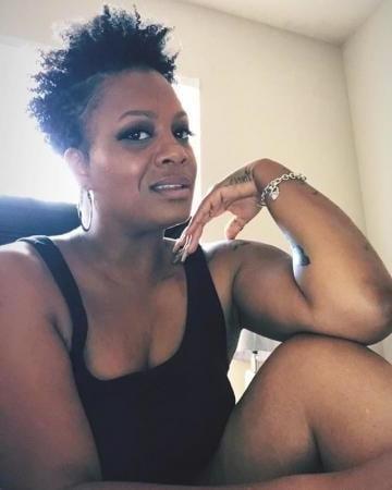 12P Black horny milf