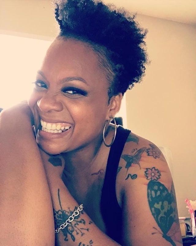 12P Black horny milf