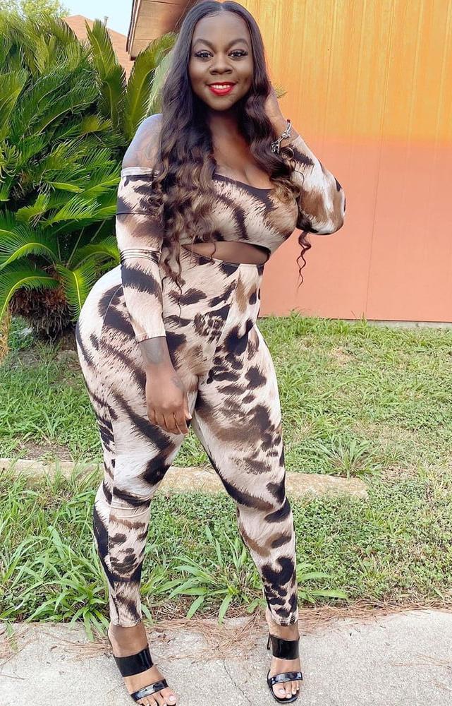 25P Dark skin beauty's