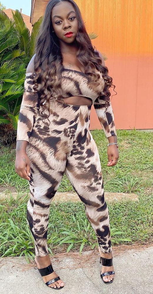 25P Dark skin beauty's