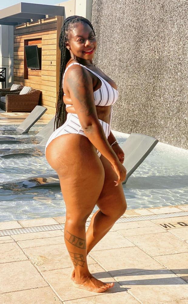 25P Dark skin beauty's