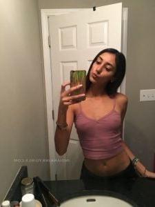 25P indian sexy NRi teen naked selfie