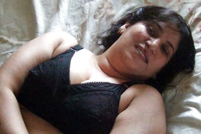 11P Hot indian mature