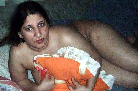 11P Hot indian mature