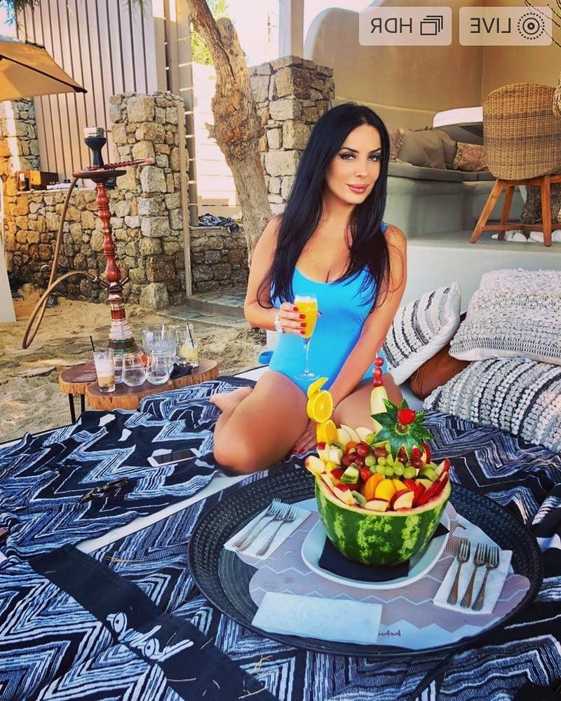 25P Smoking Hot Armenian Milf Mary