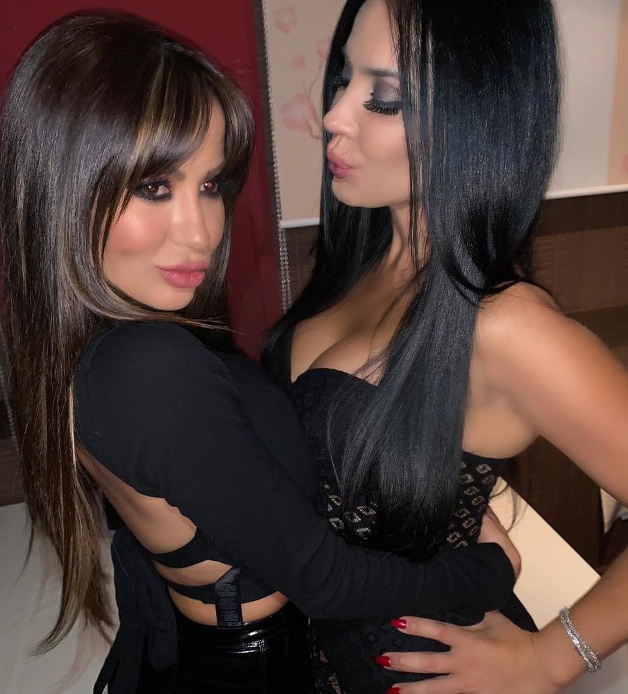 25P Smoking Hot Armenian Milf Mary
