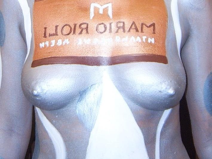 10P Wife body art