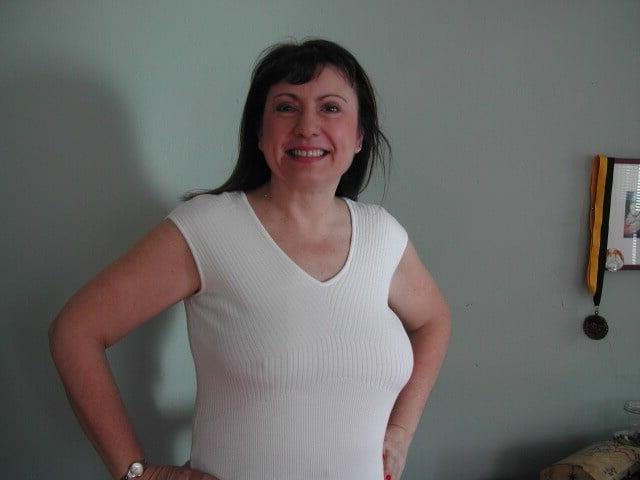 23P Hot wife Elise from Jersey