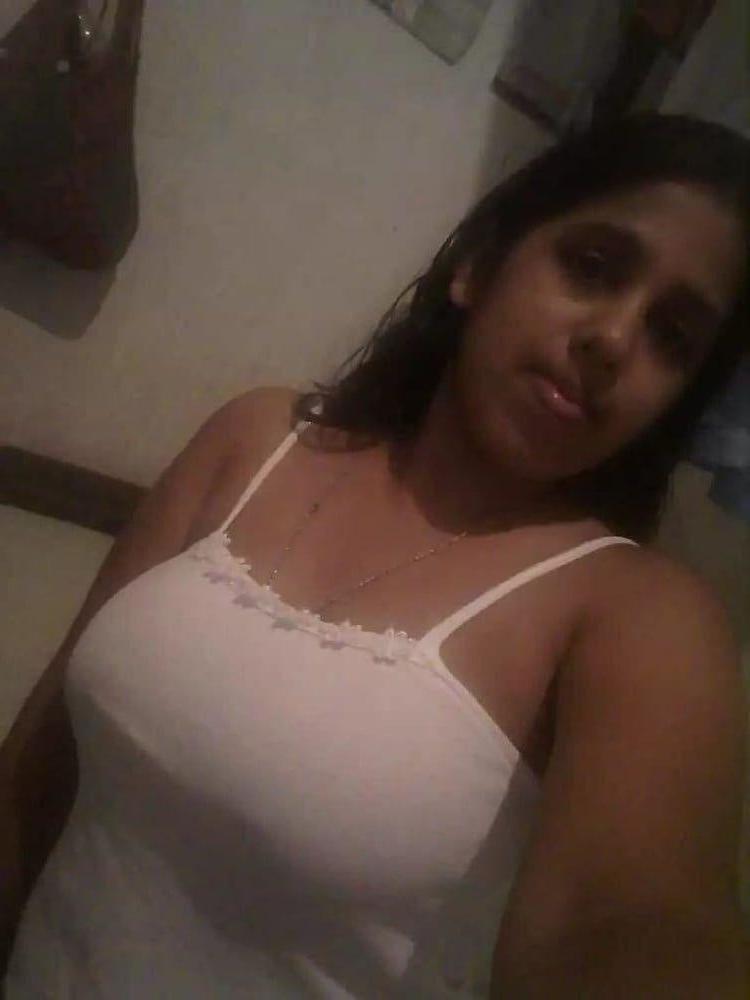 24P Indian sexy girl show her boobs