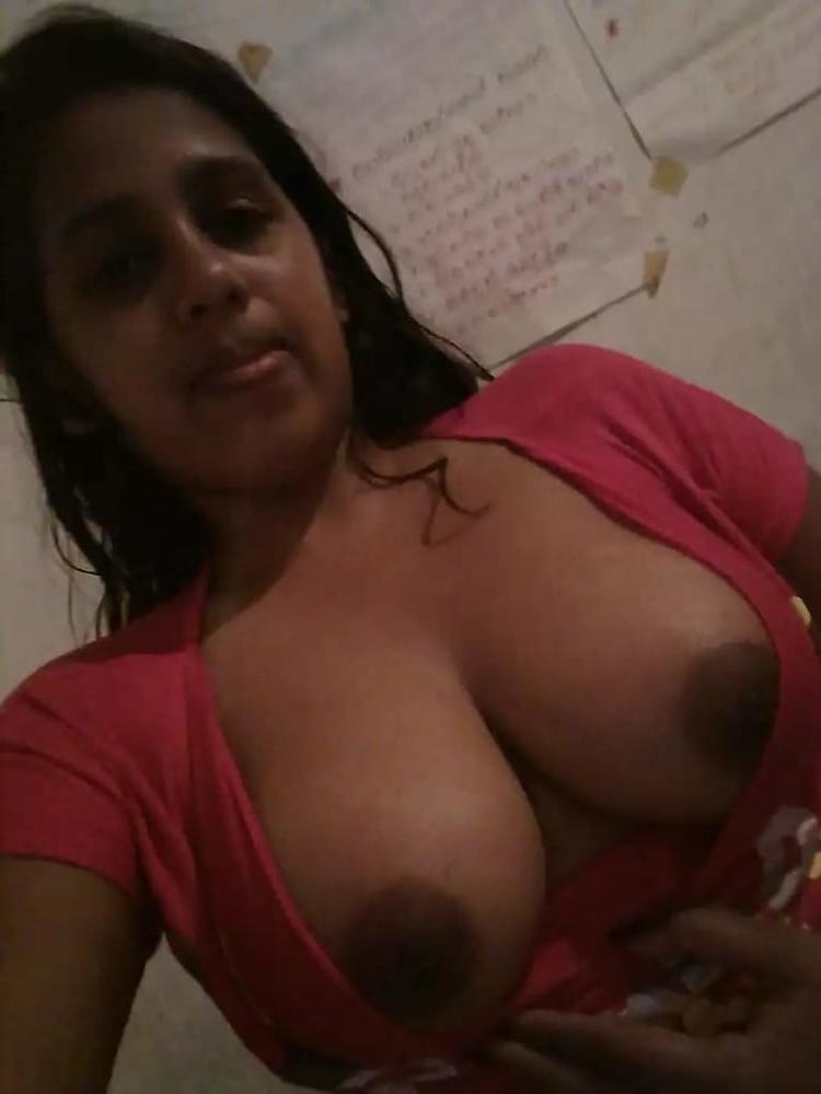 24P Indian sexy girl show her boobs