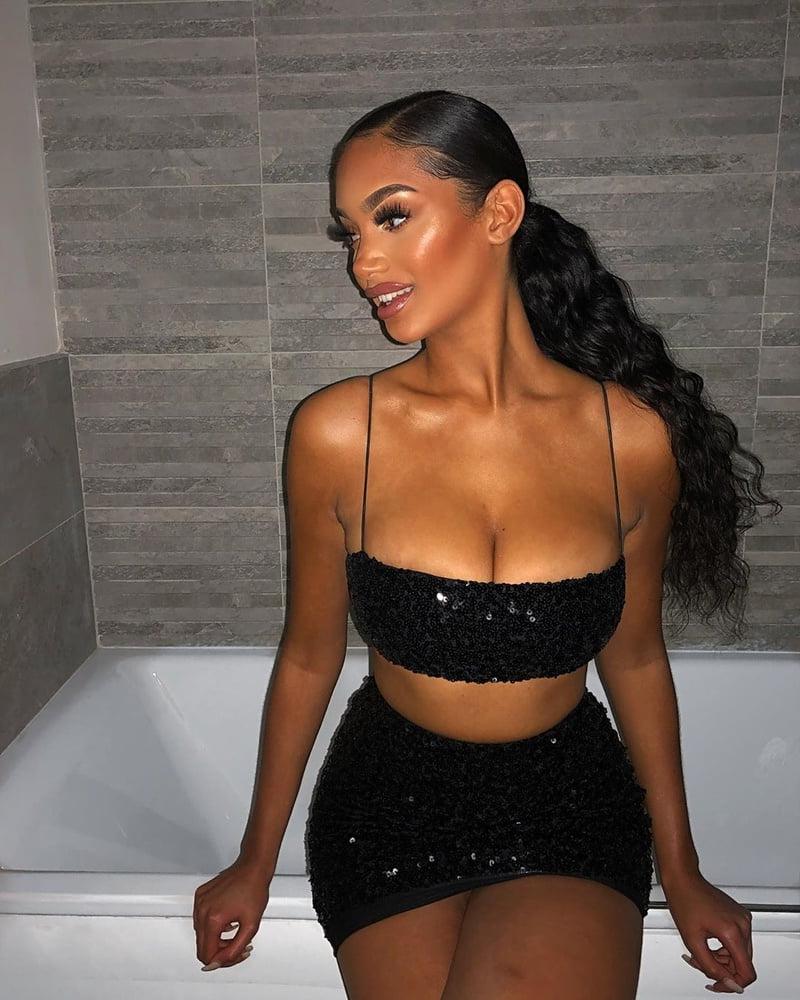 25P Gorgeous Ebony Big Ass Nice Tits &amp; DSL