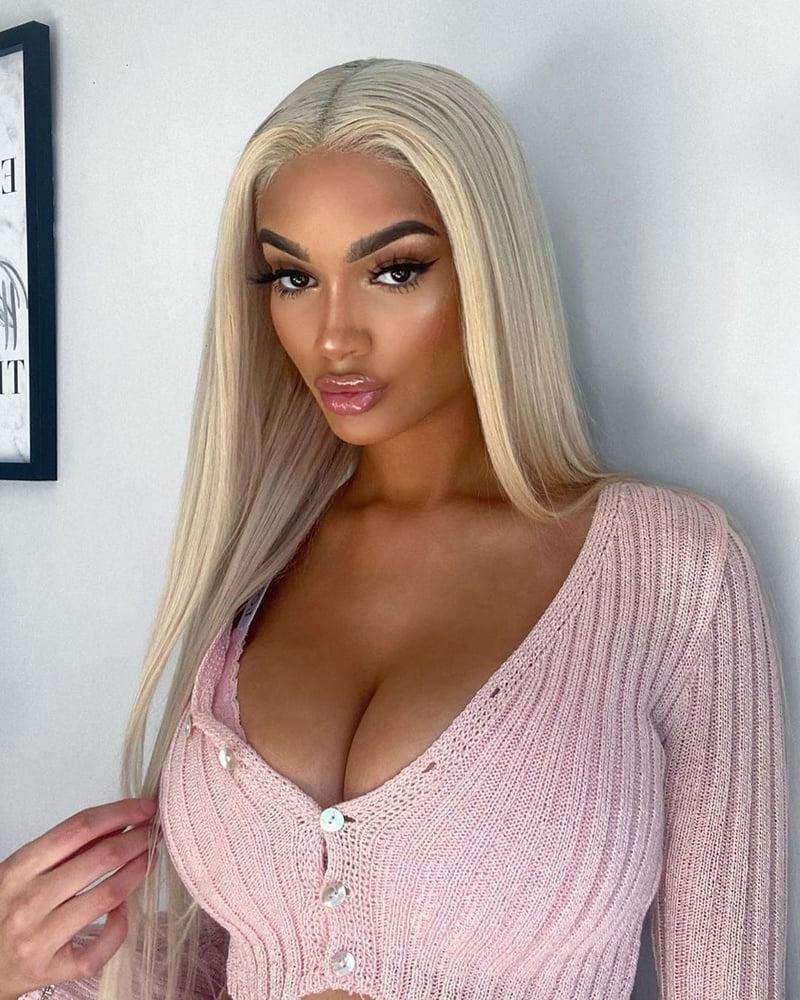 25P Gorgeous Ebony Big Ass Nice Tits &amp; DSL