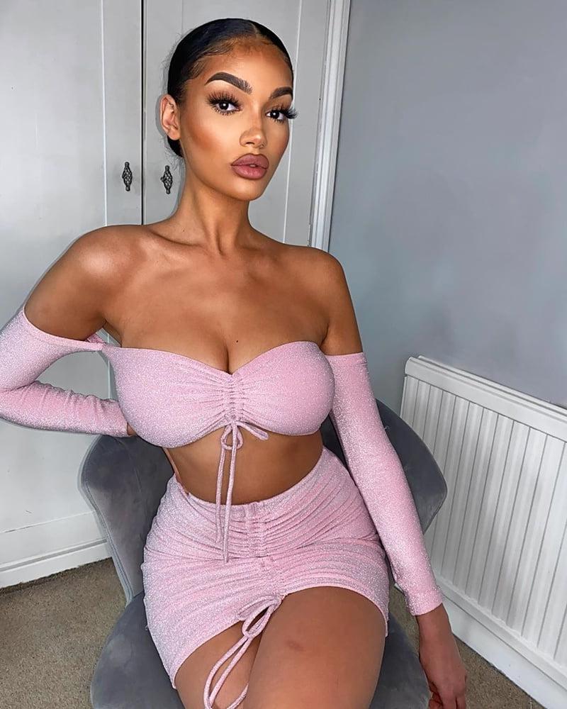 25P Gorgeous Ebony Big Ass Nice Tits &amp; DSL