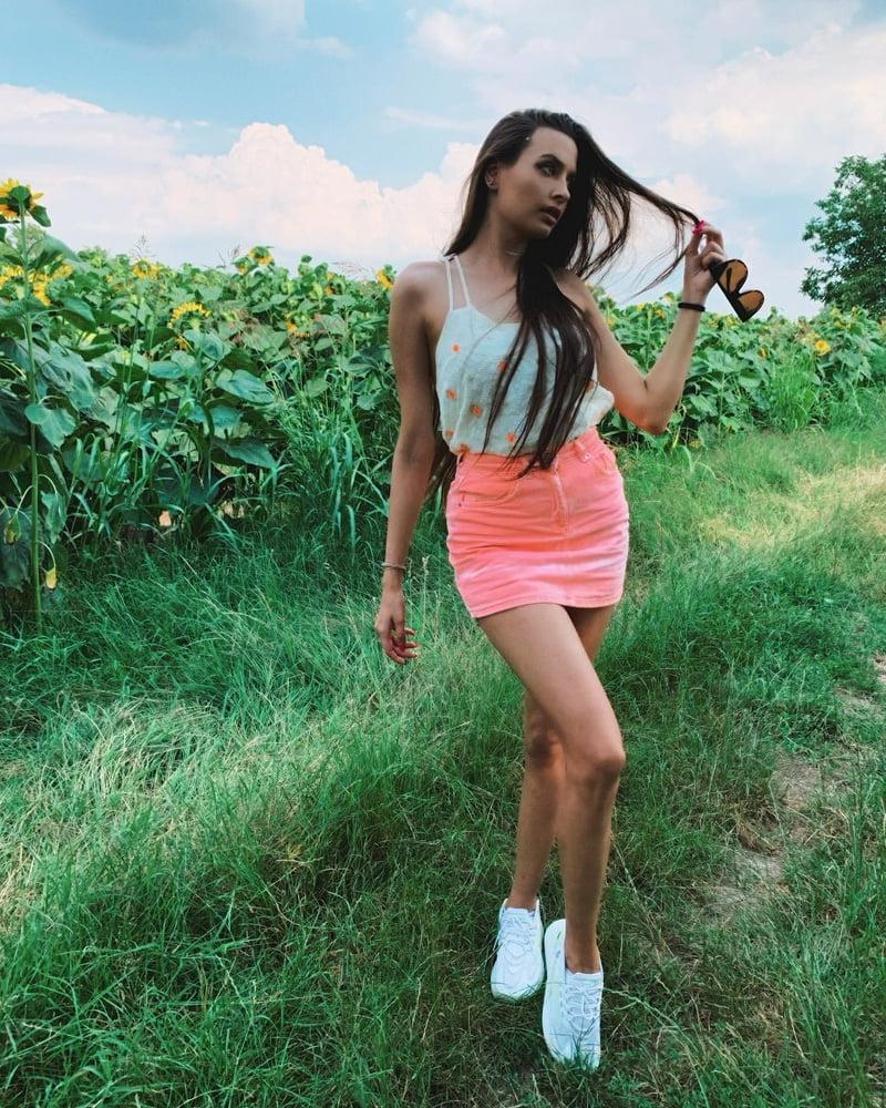 25P Serbian hot slut girl beautiful big ass Milica Micic