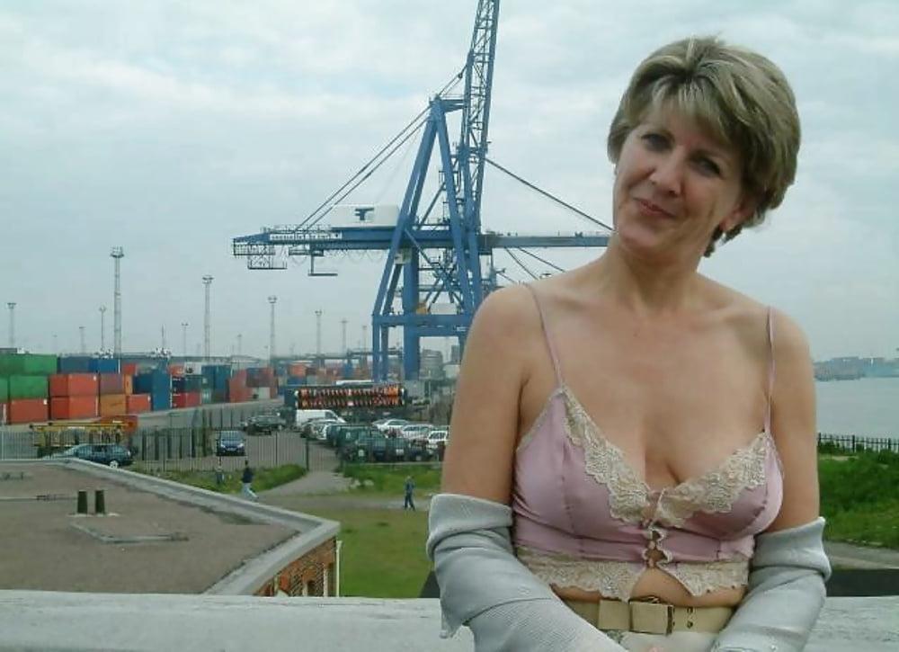 24P Dirty Wife