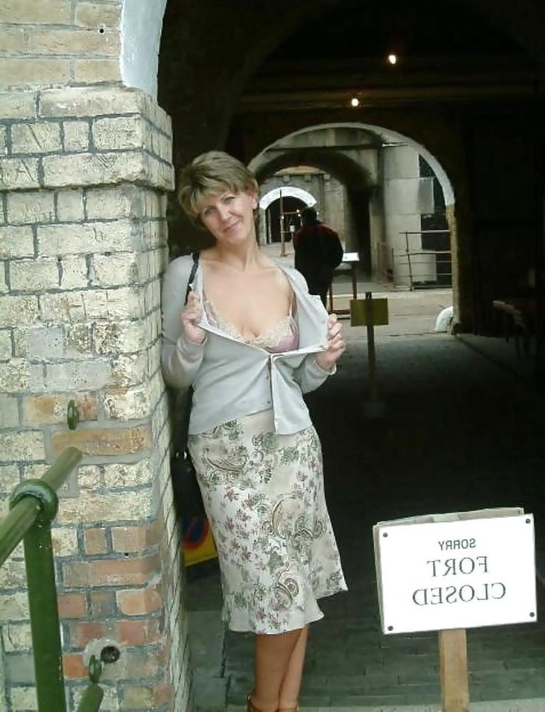 24P Dirty Wife