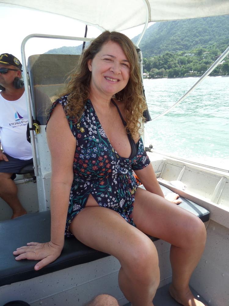 11P Beautiful wife showing her body