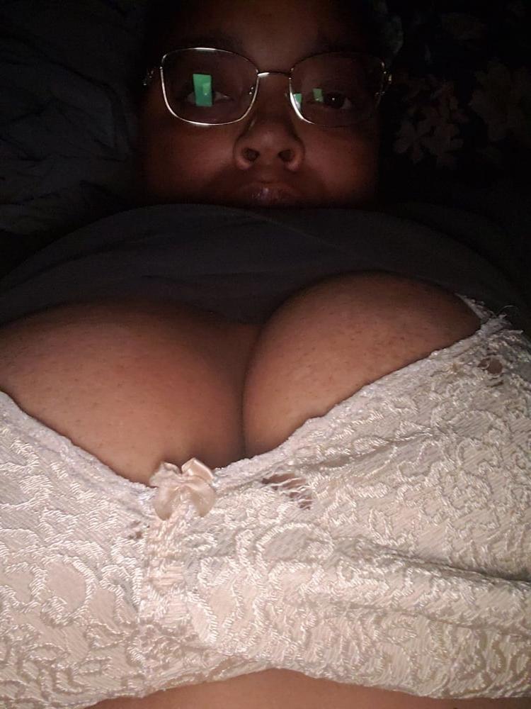 10P Amateur Black Milf