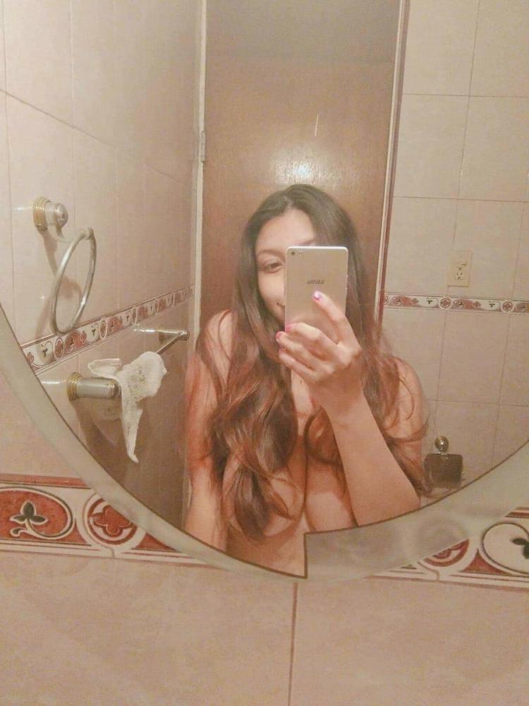 25P indian hot babe leaked pics online 2020