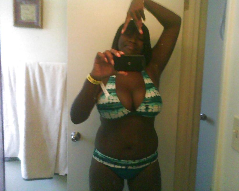 25P Big Tit Black Babes From, SmutDates.com