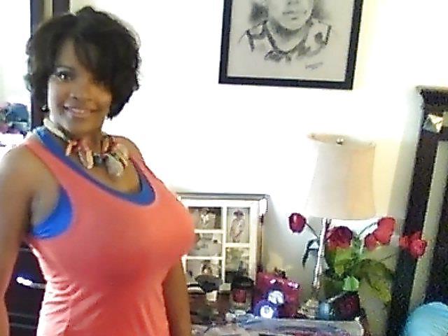 25P Big Tit Black Babes From, SmutDates.com