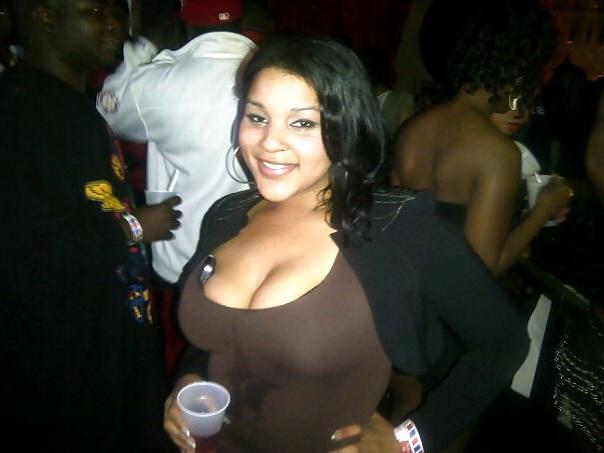 25P Big Tit Black Babes From, SmutDates.com