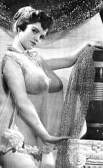 25P Beautiful Vintage Boobs 3 by TROC