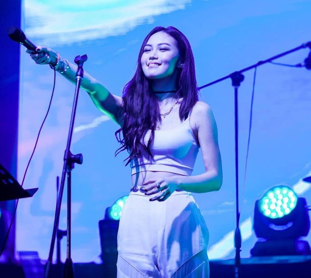 23P Malaysian singer Abbey