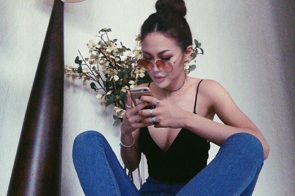 23P Malaysian singer Abbey