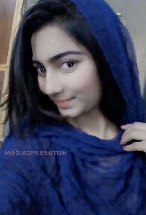 14P indian muslim girl nude ass selfie