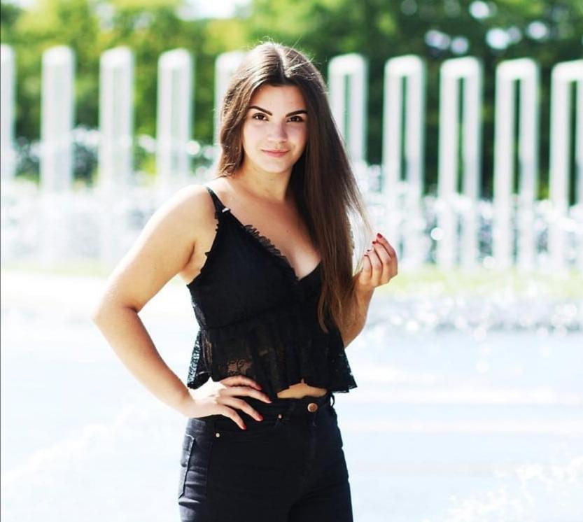 25P Horny german teen Lara
