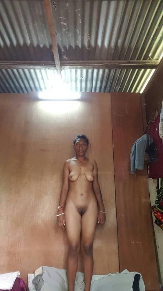 19P Brave slim teen showing it all