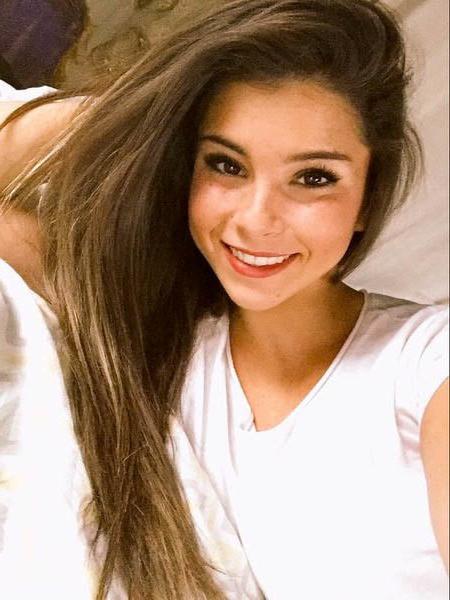 18P Influencers nude filter pics