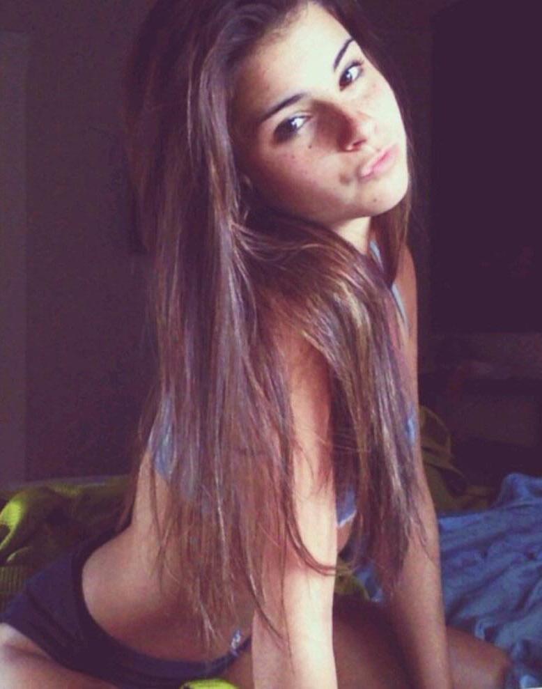 18P Influencers nude filter pics