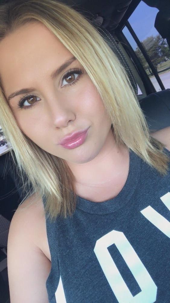 25P Thick Blonde Babe Shows Off Massive Tits