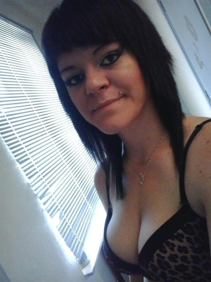 23P She's my daughter's girlfriend Edina Big bitch big ass