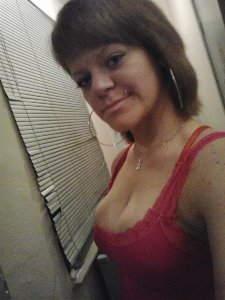 23P She's my daughter's girlfriend Edina Big bitch big ass