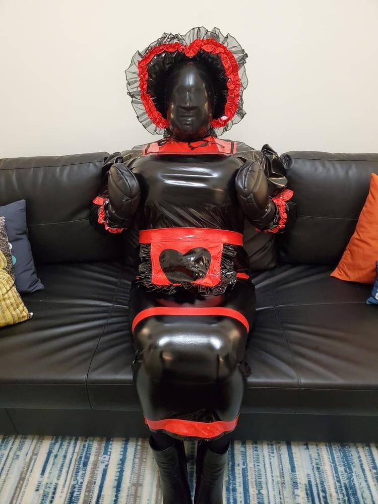 22P Red Hobble Maid