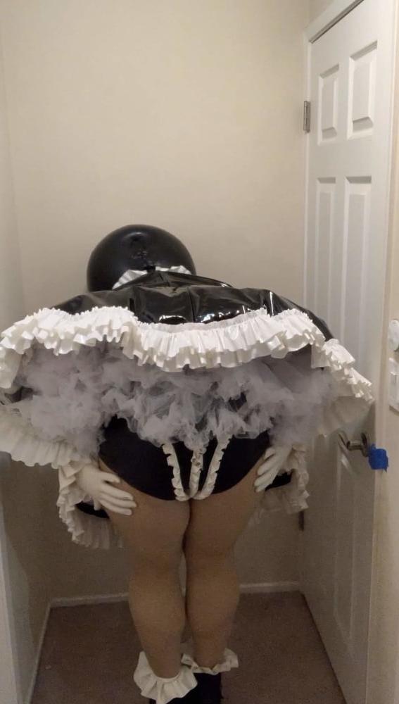 25P Black Ballhood Frilly Maid