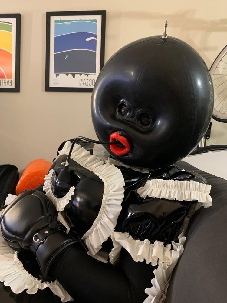 25P Black Ballhood Frilly Maid